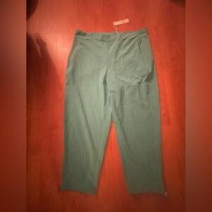 NWT Zenergy Chico’s size 2 Aqua lightweight pants pockets